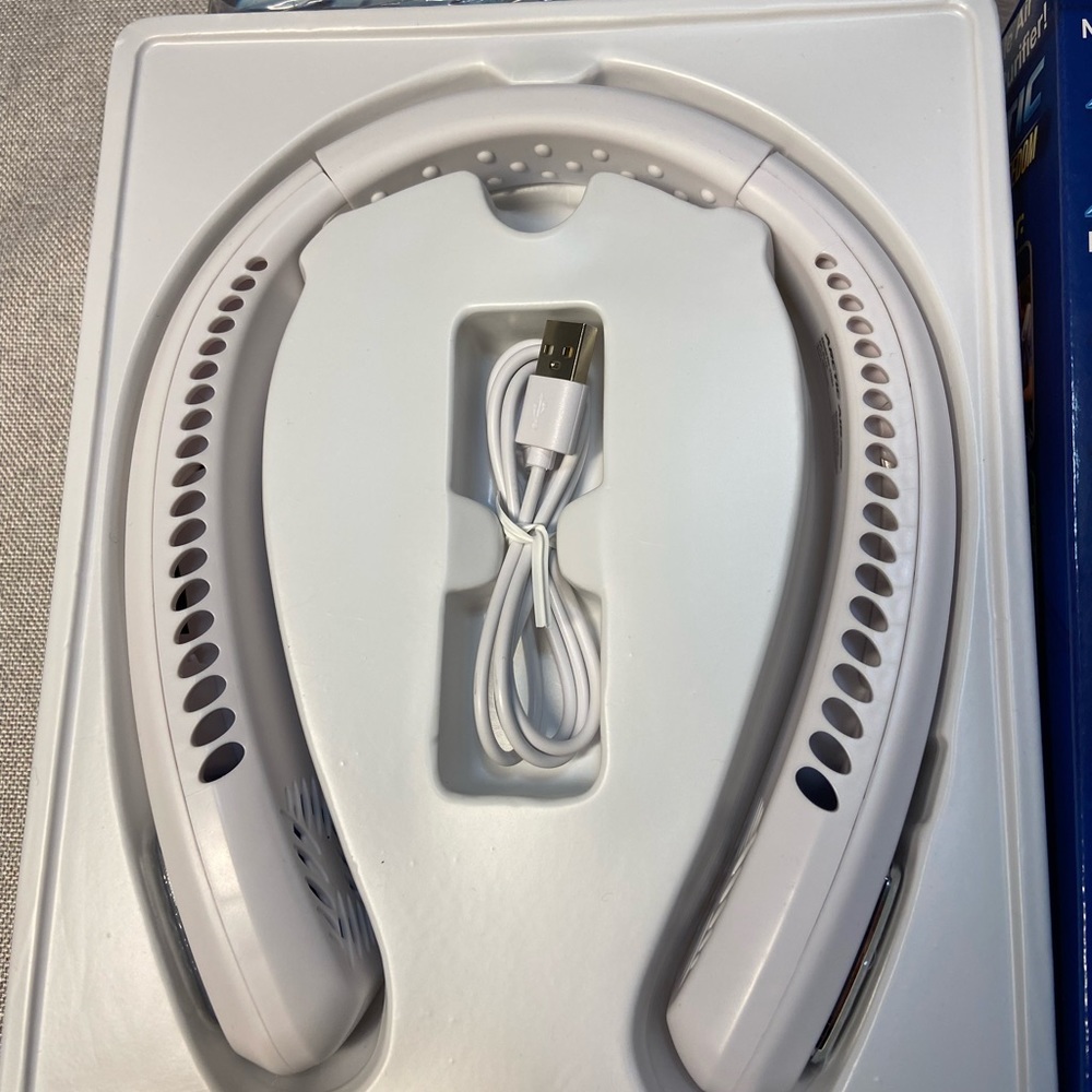 Wearable Air Cooler & Purifier! Brand new with box